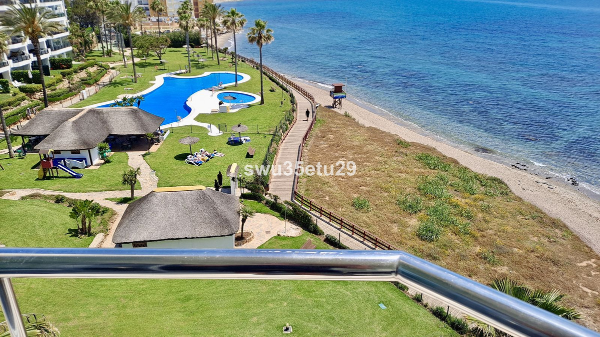 1 Bed Apartment for sale in Calahonda Costa Del Sol, Málaga, Spain