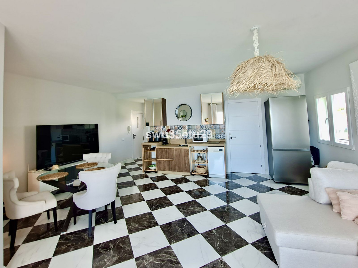 1 Bed Apartment for sale in Calahonda Costa Del Sol, Málaga, Spain