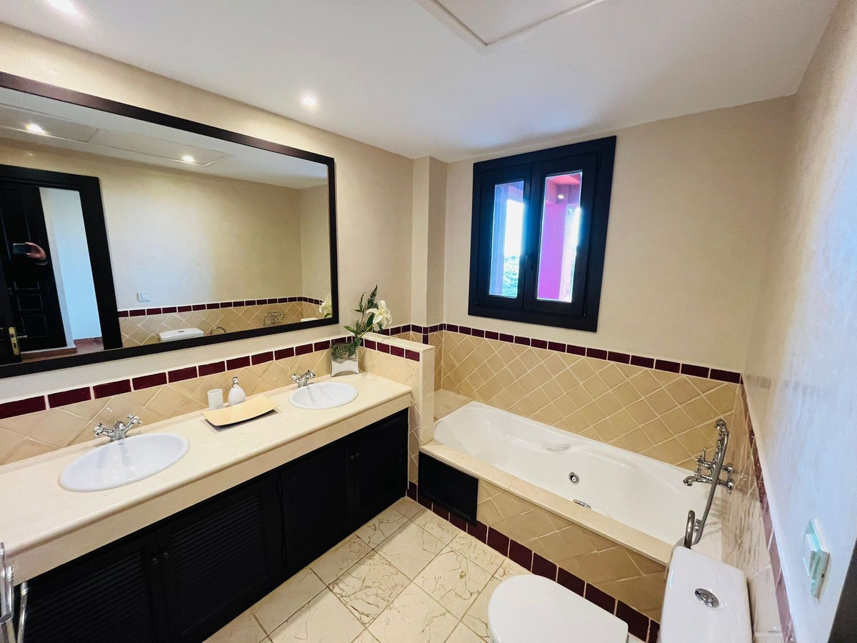 Se vende Pareada de 3 dormitorios en Costa Del Sol, Cadiz, España