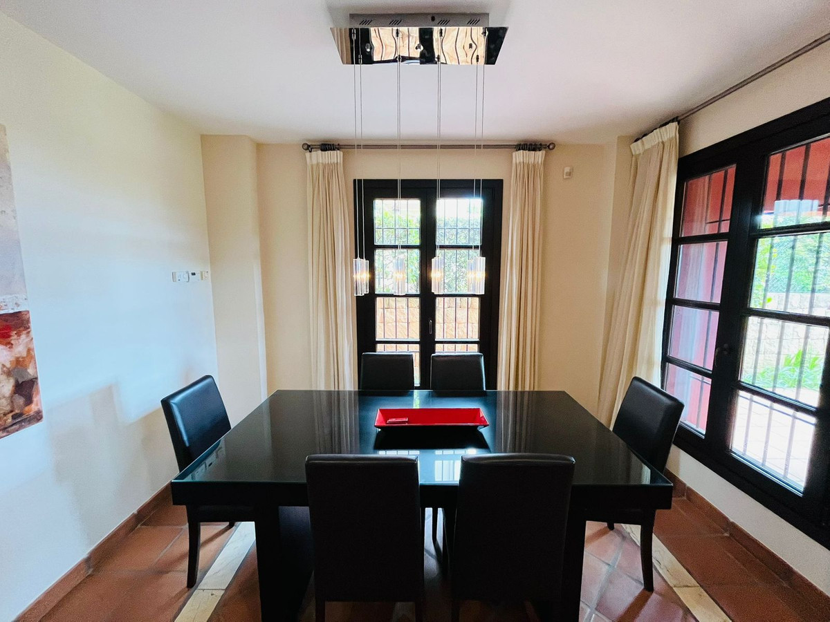 Se vende Pareada de 3 dormitorios en Costa Del Sol, Cadiz, España