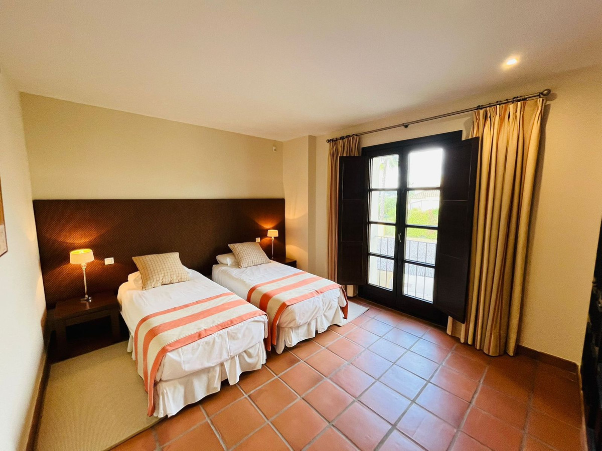Se vende Pareada de 3 dormitorios en Costa Del Sol, Cadiz, España