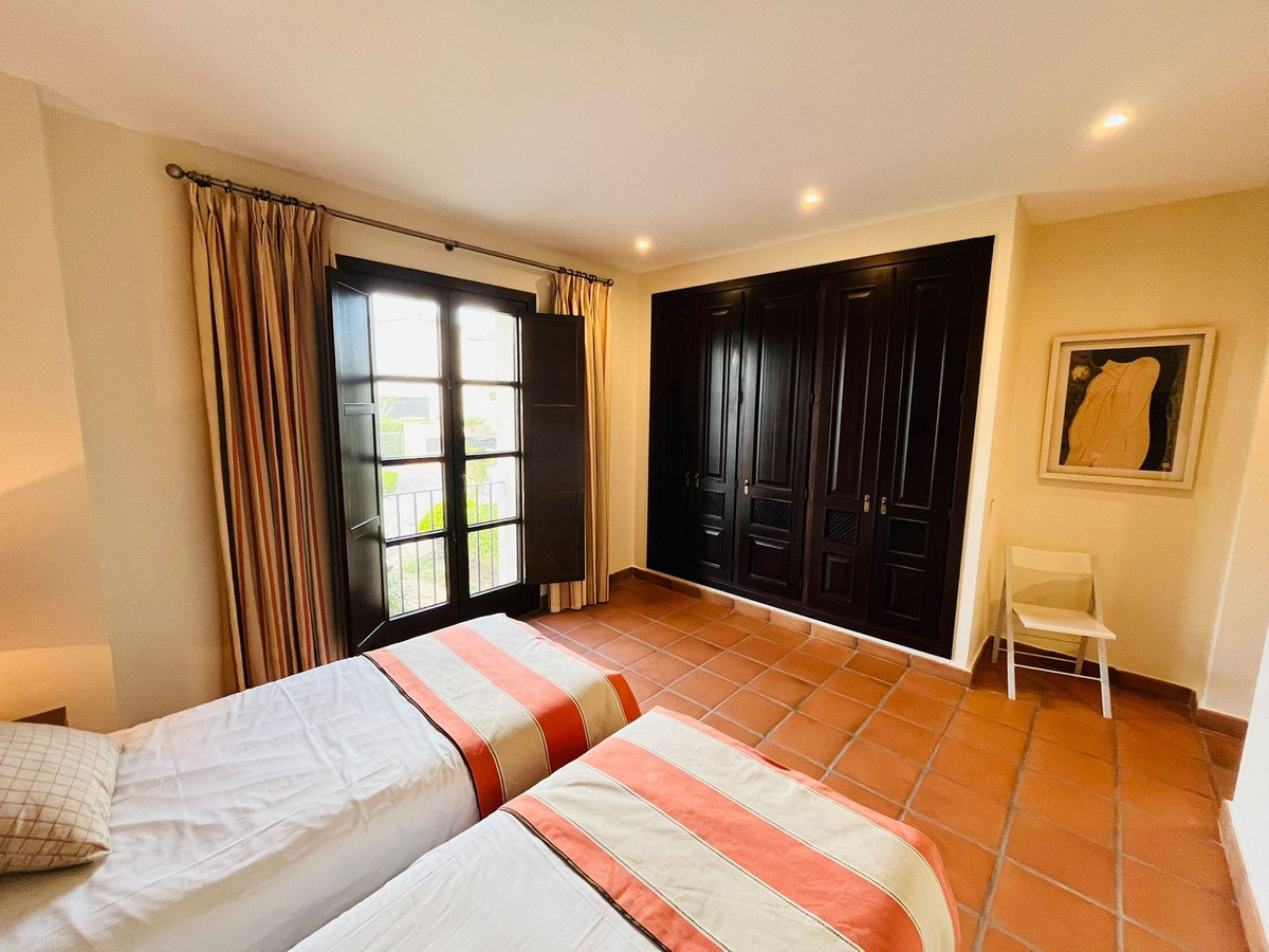 Se vende Pareada de 3 dormitorios en Costa Del Sol, Cadiz, España