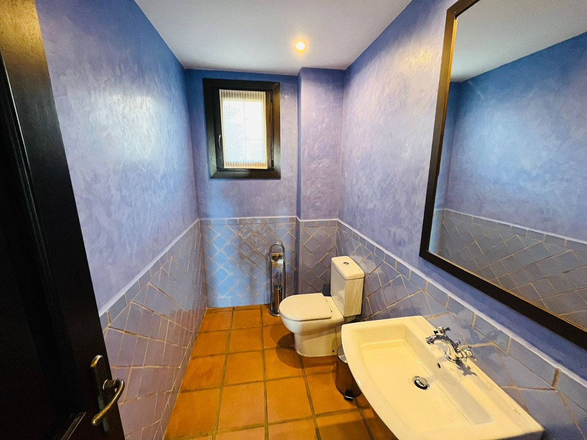 Se vende Pareada de 3 dormitorios en Costa Del Sol, Cadiz, España