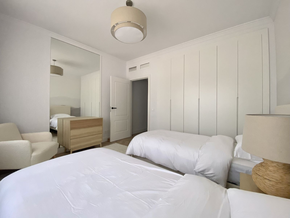 Se vende Apartamento Planta Baja de 3 dormitorios en Costa Del Sol, Málaga, España