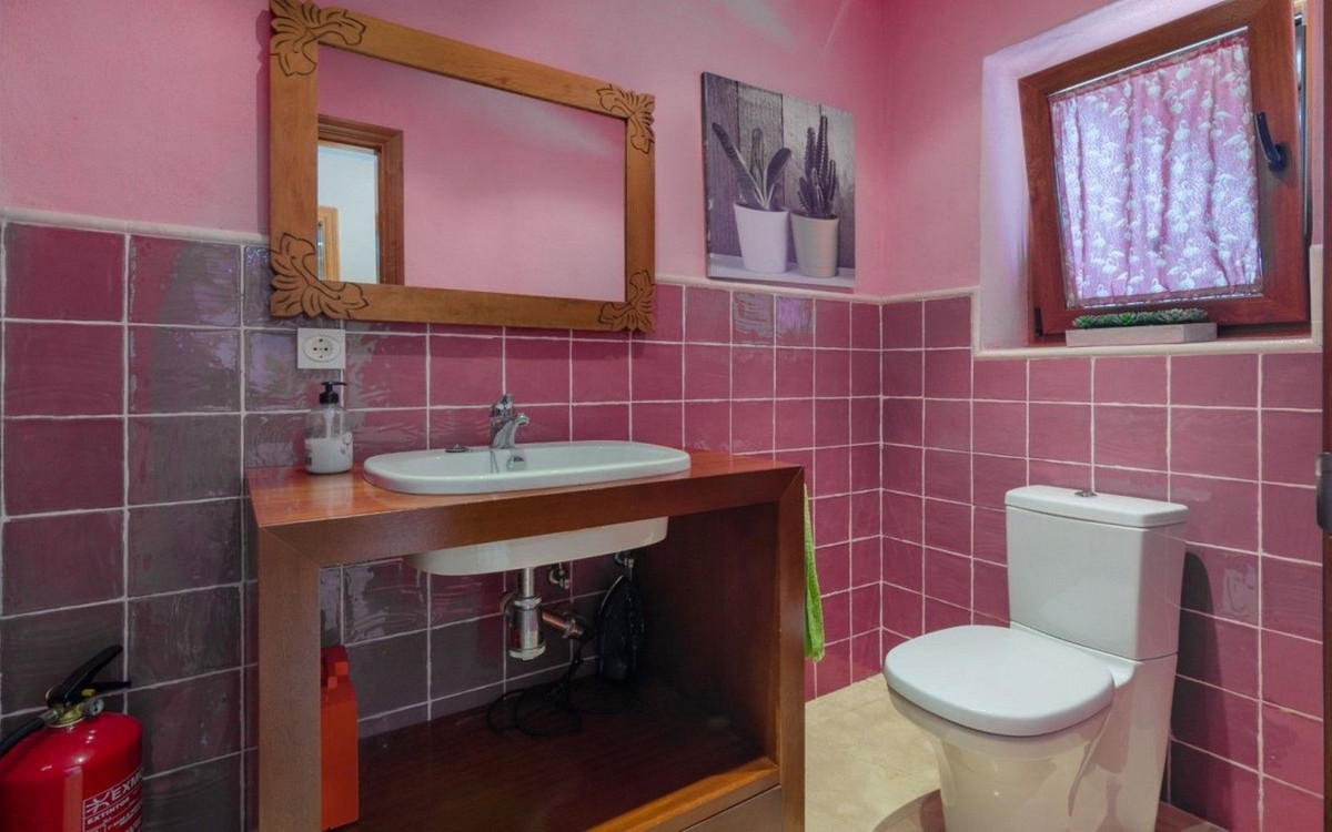 4 Bed Townhouse for sale in Estepona Costa Del Sol, Málaga, Spain