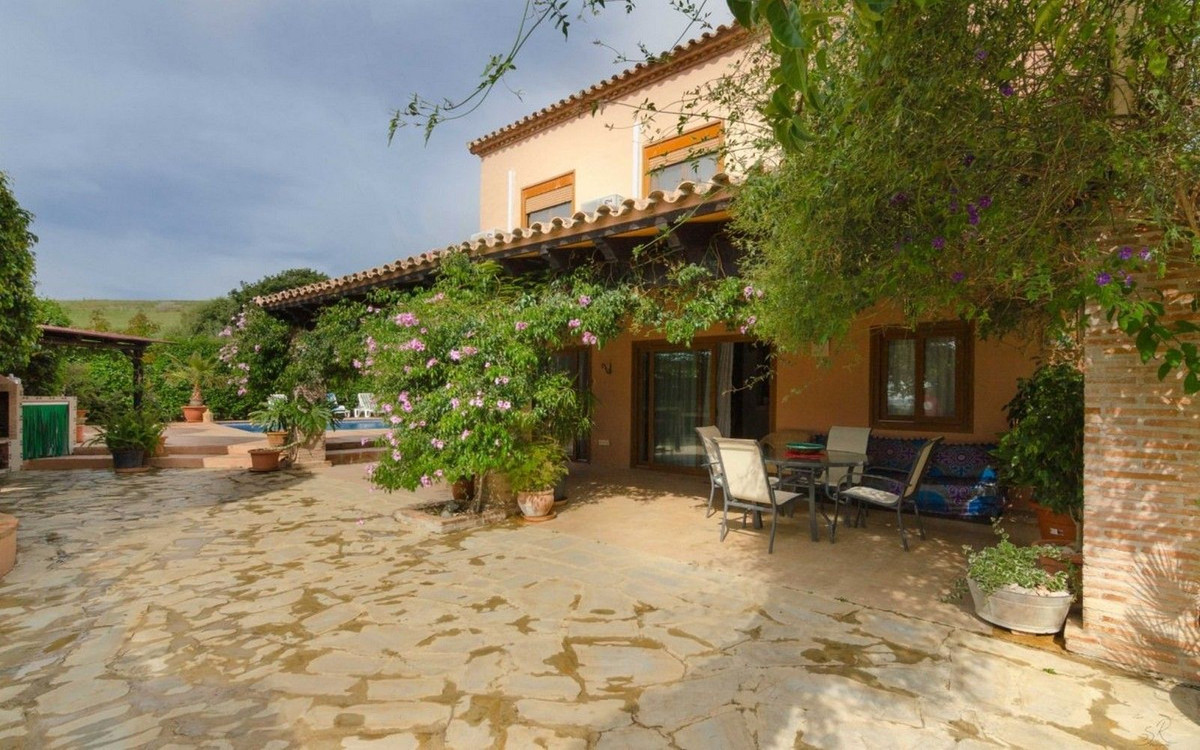 4 Bed Townhouse for sale in Estepona Costa Del Sol, Málaga, Spain