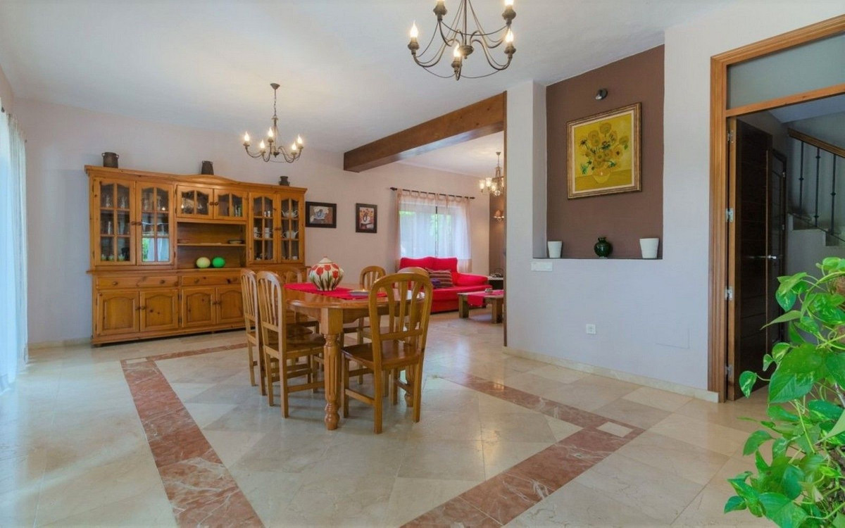 4 Bed Townhouse for sale in Estepona Costa Del Sol, Málaga, Spain