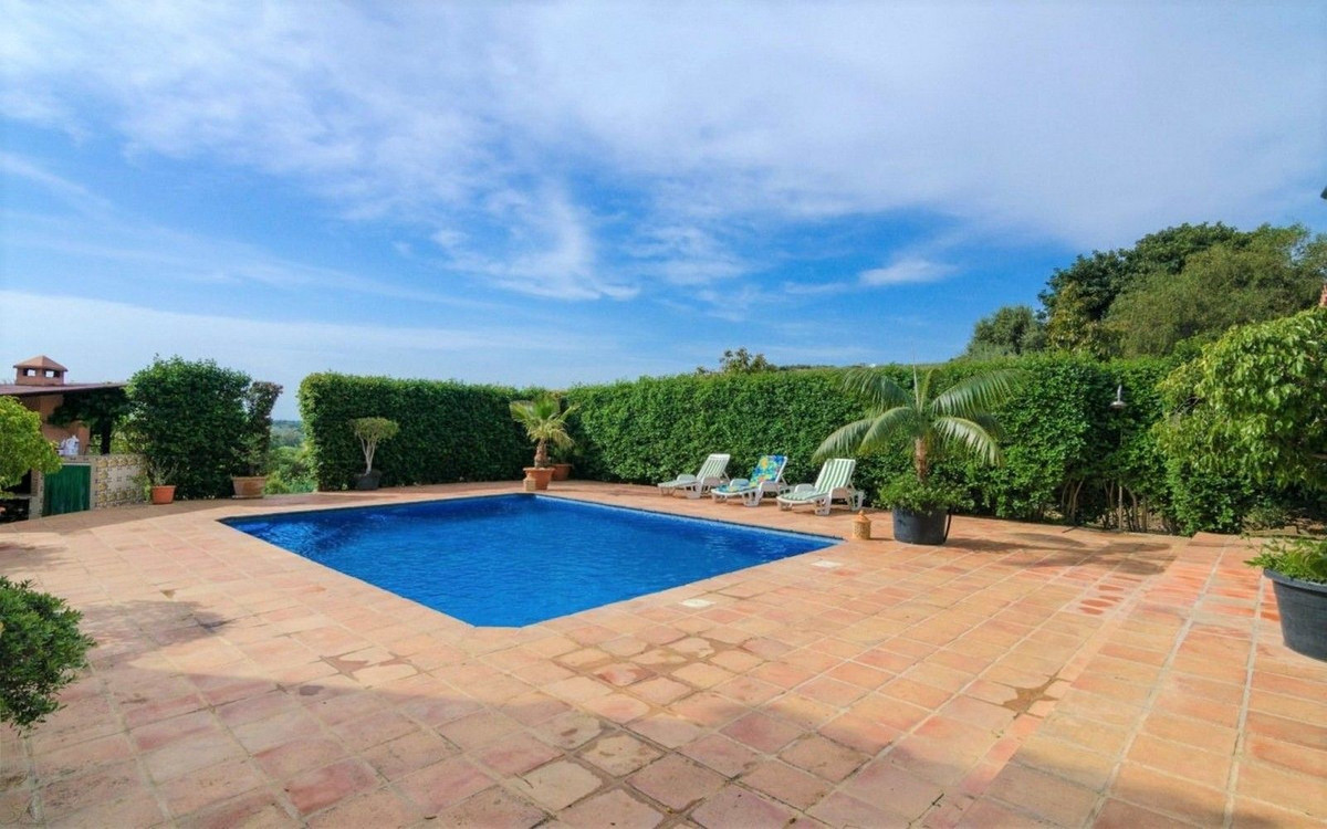 4 Bed Townhouse for sale in Estepona Costa Del Sol, Málaga, Spain