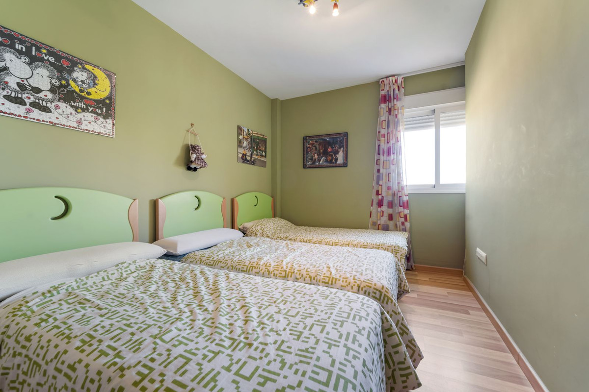 Se vende Apartamento Planta Media de 3 dormitorios en Costa Del Sol, Málaga, España