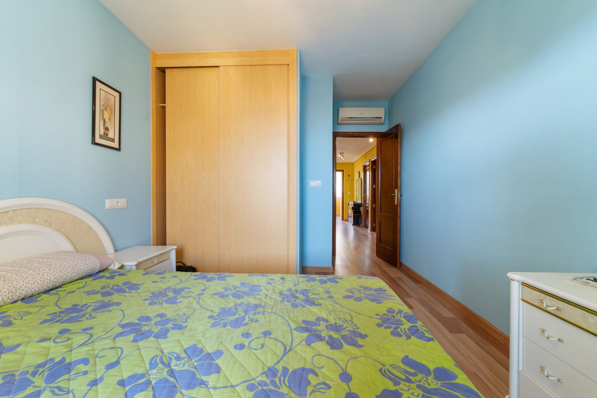 Se vende Apartamento Planta Media de 3 dormitorios en Costa Del Sol, Málaga, España