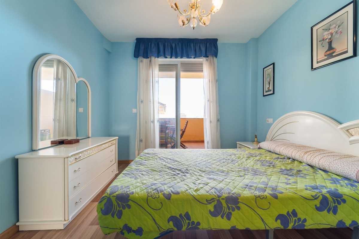 Se vende Apartamento Planta Media de 3 dormitorios en Costa Del Sol, Málaga, España