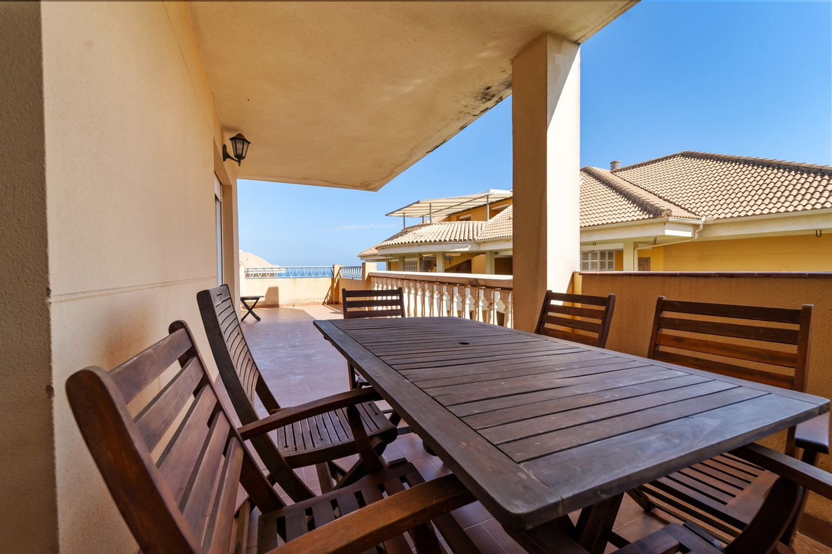 Se vende Apartamento Planta Media de 3 dormitorios en Costa Del Sol, Málaga, España