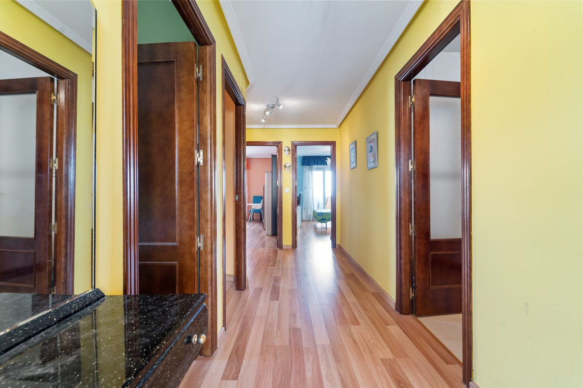Se vende Apartamento Planta Media de 3 dormitorios en Costa Del Sol, Málaga, España