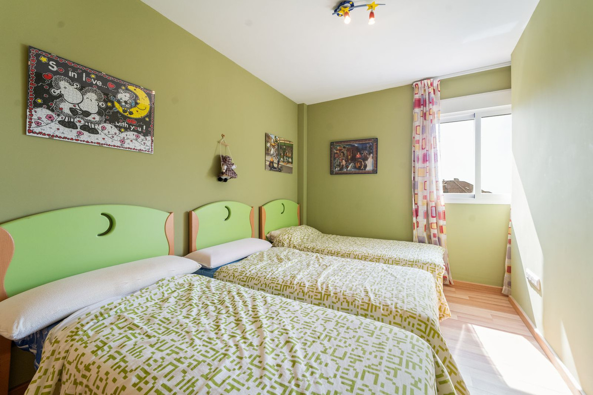 Se vende Apartamento Planta Media de 3 dormitorios en Costa Del Sol, Málaga, España