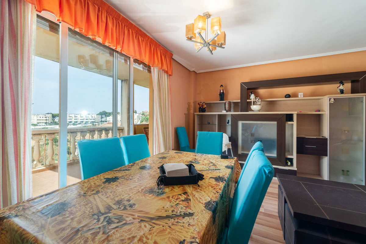 Se vende Apartamento Planta Media de 3 dormitorios en Costa Del Sol, Málaga, España