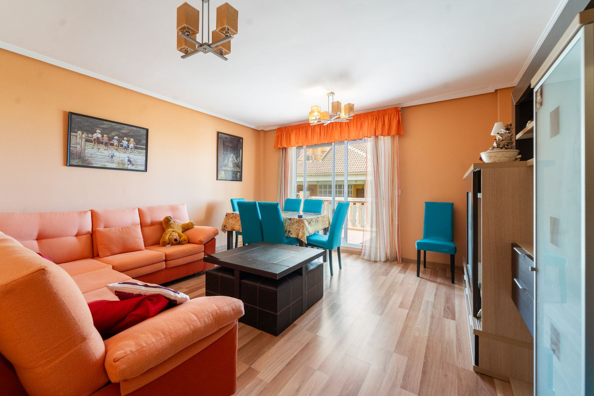 Se vende Apartamento Planta Media de 3 dormitorios en Costa Del Sol, Málaga, España