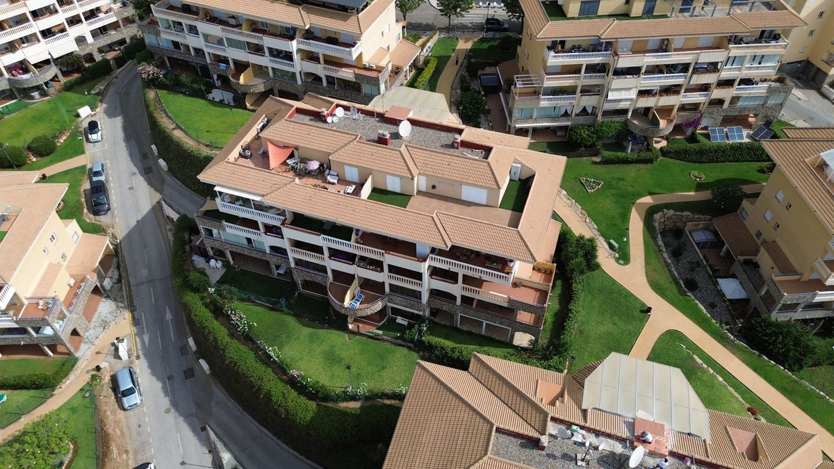 Se vende Apartamento Planta Media de 3 dormitorios en Costa Del Sol, Málaga, España