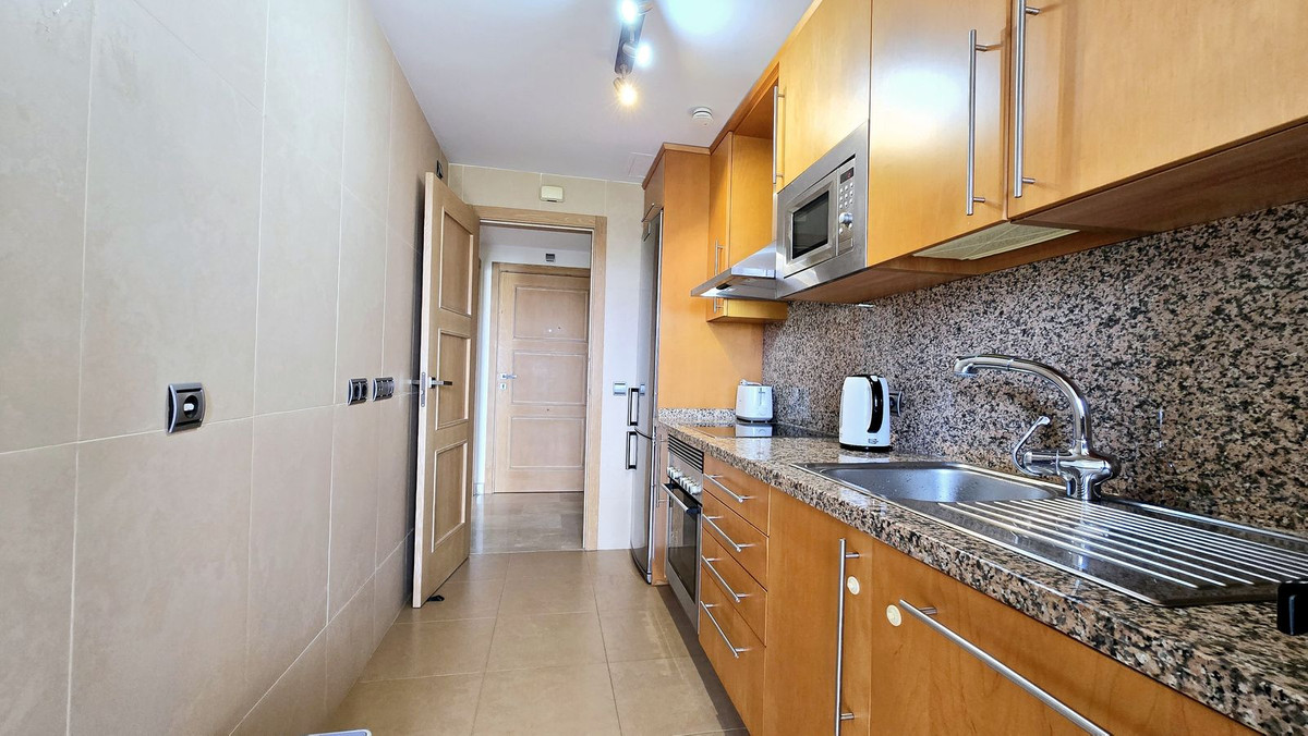 Se vende Apartamento Planta Media de 2 dormitorios en Costa Del Sol, Málaga, España