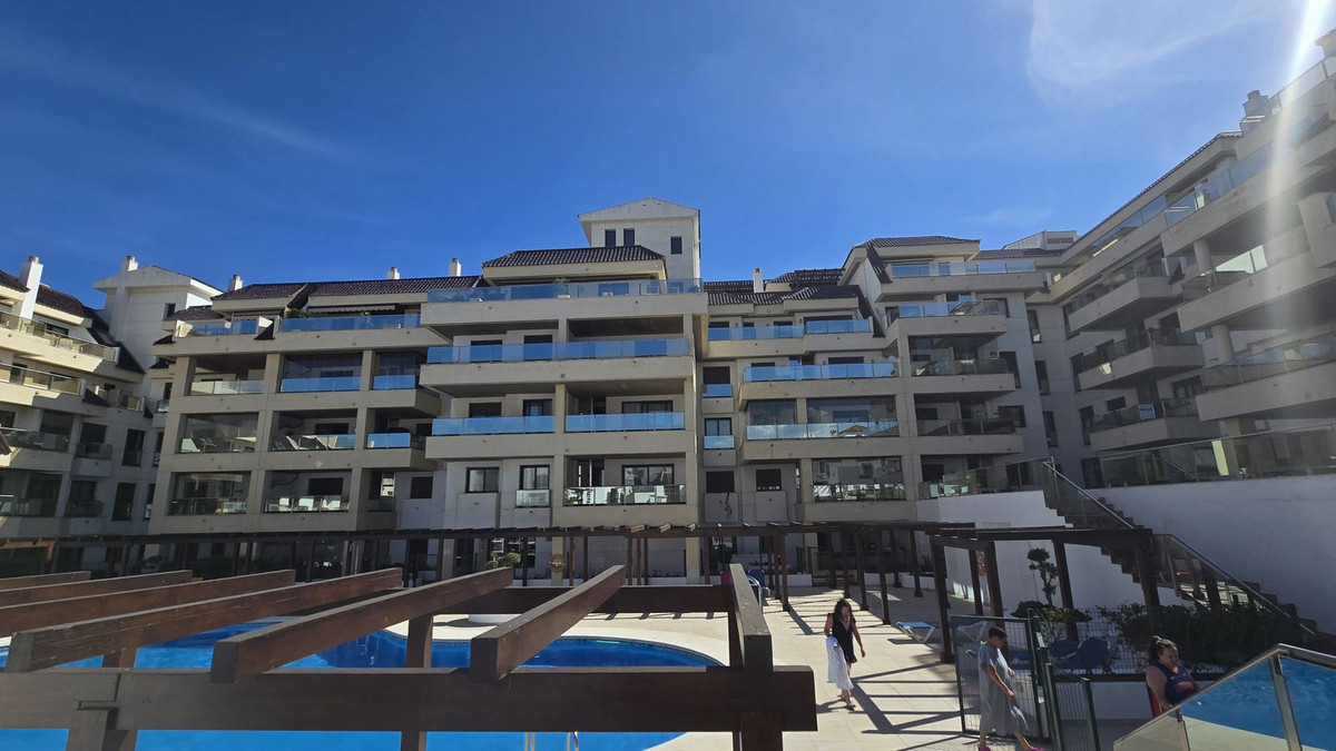 Se vende Apartamento Planta Media de 2 dormitorios en Costa Del Sol, Málaga, España