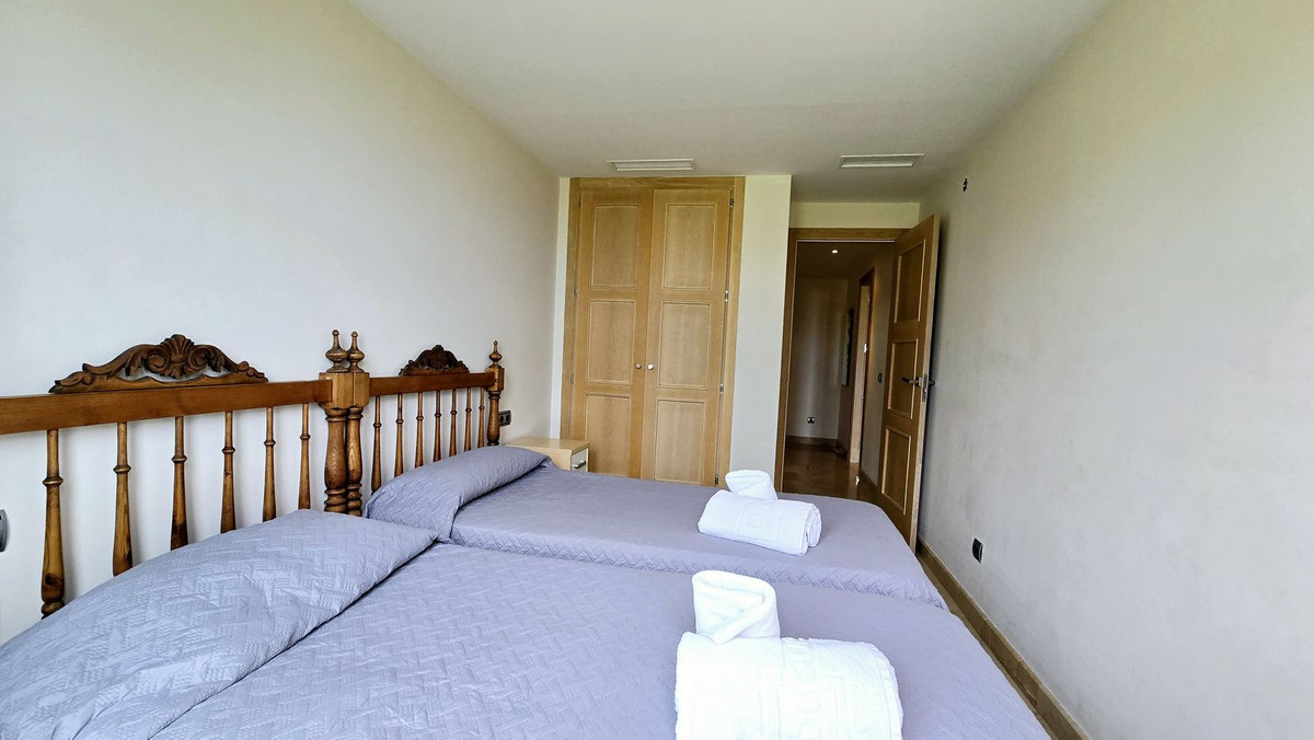 Se vende Apartamento Planta Media de 2 dormitorios en Costa Del Sol, Málaga, España