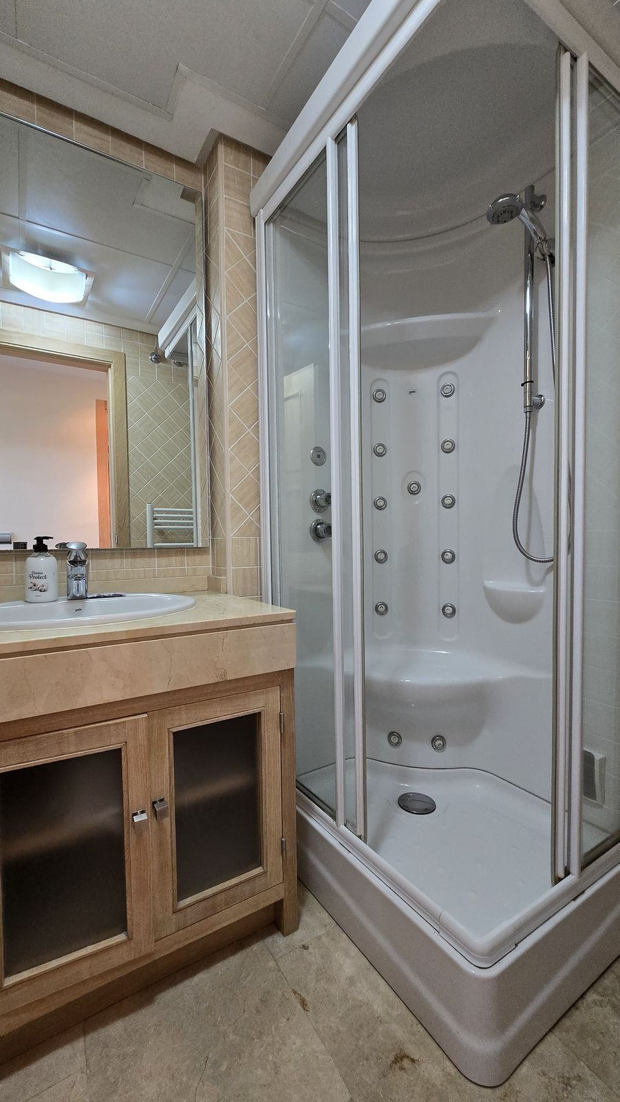 Se vende Apartamento Planta Media de 2 dormitorios en Costa Del Sol, Málaga, España