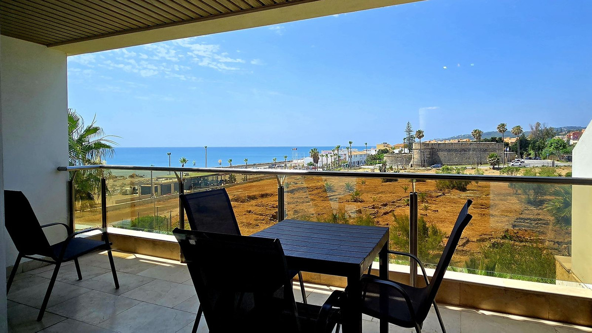 Se vende Apartamento Planta Media de 2 dormitorios en Costa Del Sol, Málaga, España