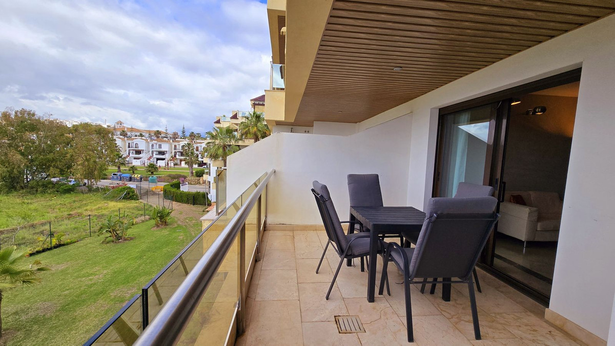 Se vende Apartamento Planta Media de 2 dormitorios en Costa Del Sol, Málaga, España