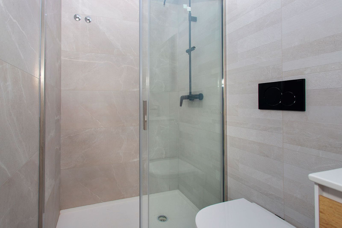 Se vende Apartamento Planta Media de 2 dormitorios en Costa Blanca, Alicante, España