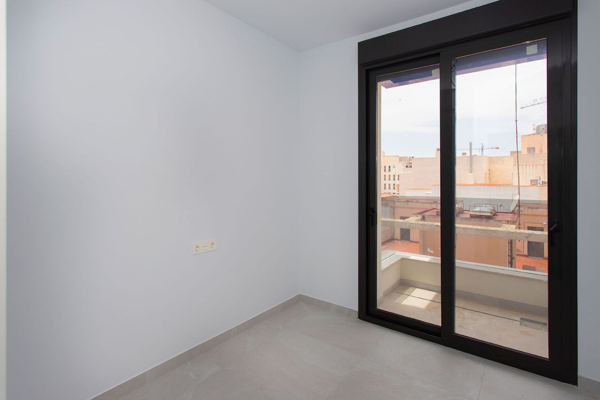 Se vende Apartamento Planta Media de 2 dormitorios en Costa Blanca, Alicante, España
