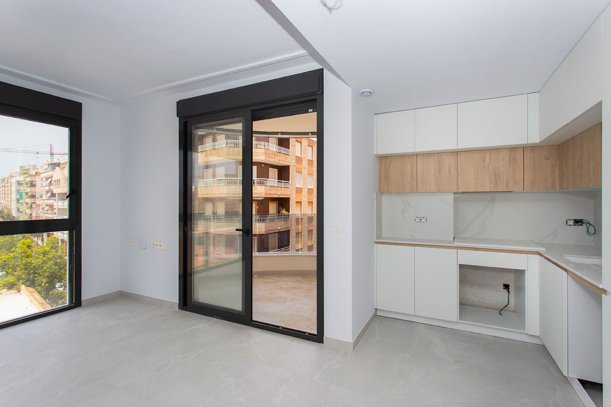 Se vende Apartamento Planta Media de 2 dormitorios en Costa Blanca, Alicante, España