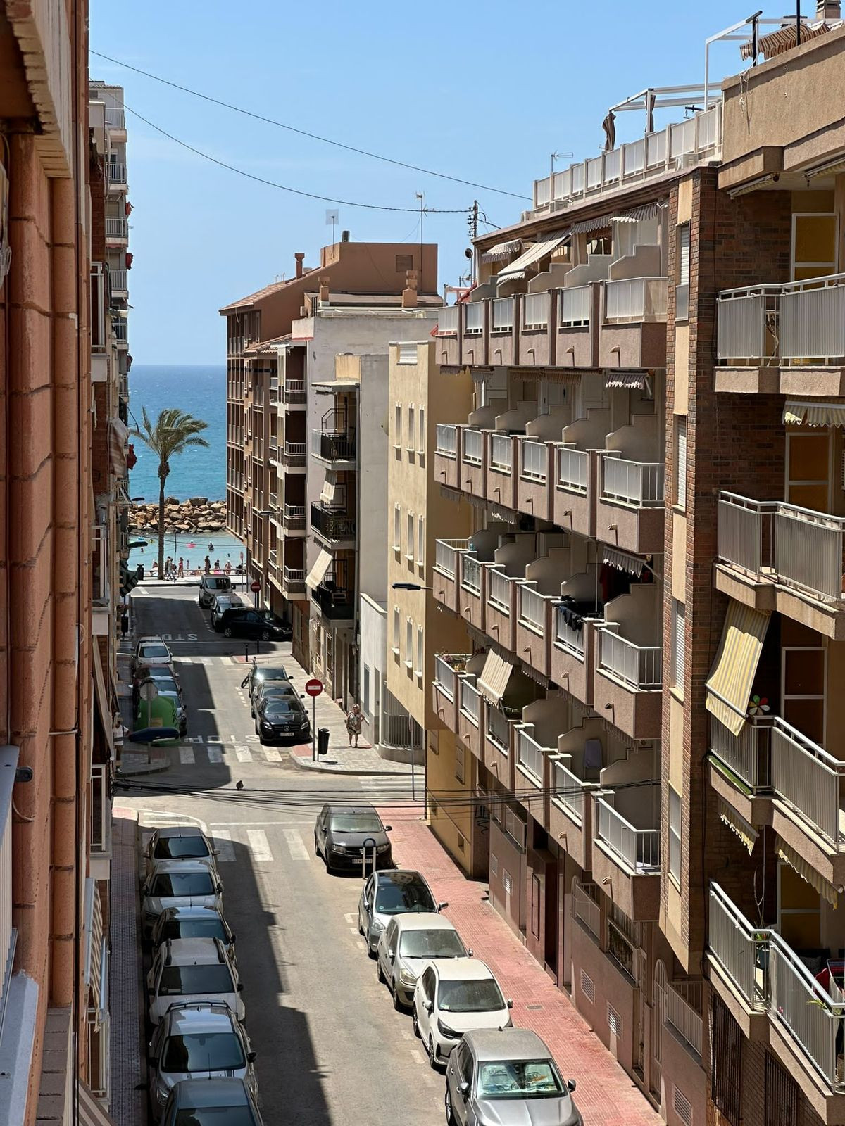 Se vende Apartamento Planta Media de 2 dormitorios en Costa Blanca, Alicante, España
