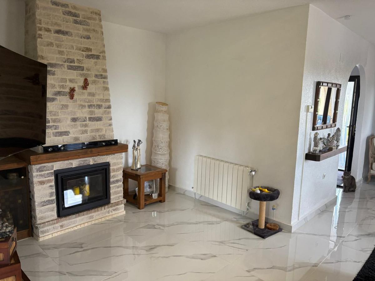 5 Bed Townhouse for sale in Almoradi Costa Blanca, Alicante, Spain