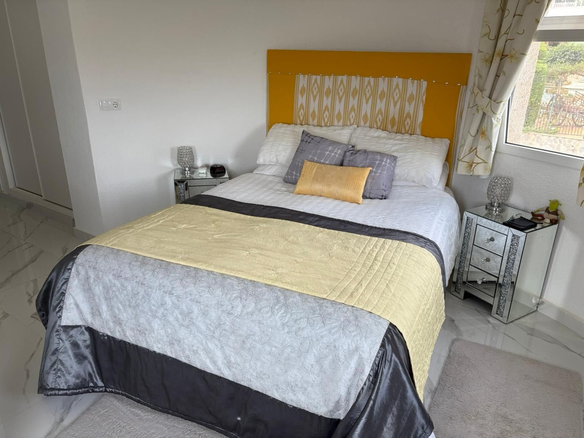 5 Bed Townhouse for sale in Almoradi Costa Blanca, Alicante, Spain