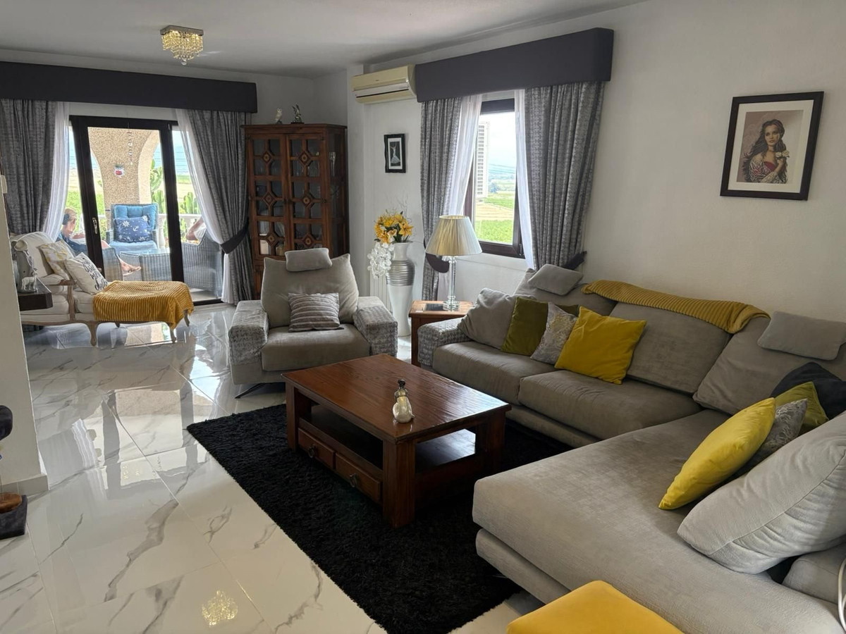 5 Bed Townhouse for sale in Almoradi Costa Blanca, Alicante, Spain