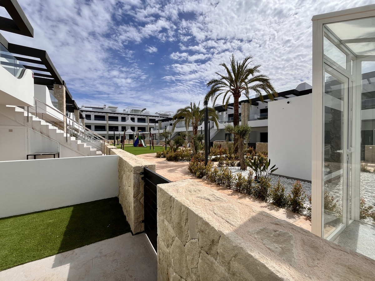 3 Bed Apartment for sale in Playa Flamenca Costa Blanca, Alicante, Spain