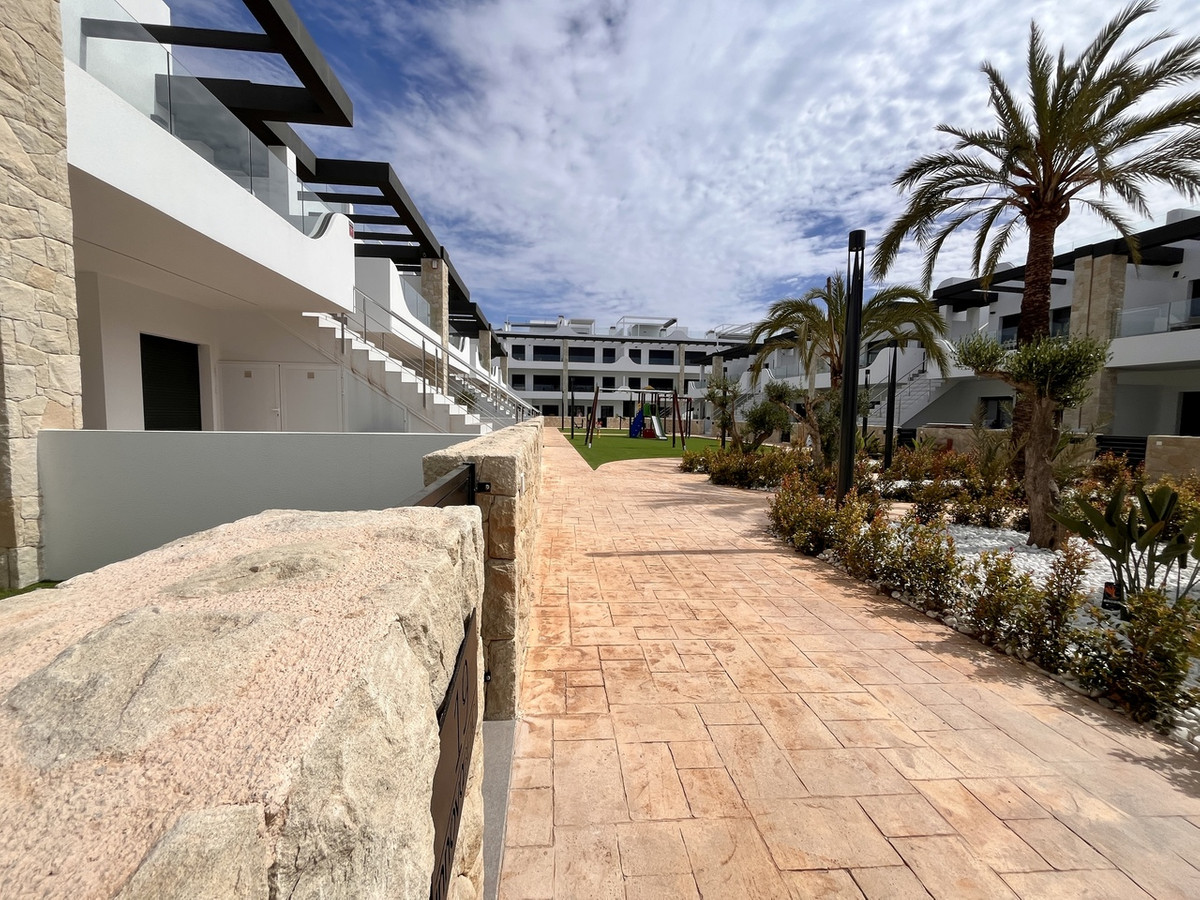3 Bed Apartment for sale in Playa Flamenca Costa Blanca, Alicante, Spain