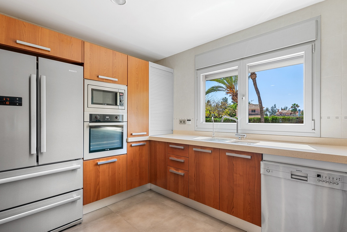 5 Bed Townhouse for sale in Elche Costa Blanca, Alicante, Spain