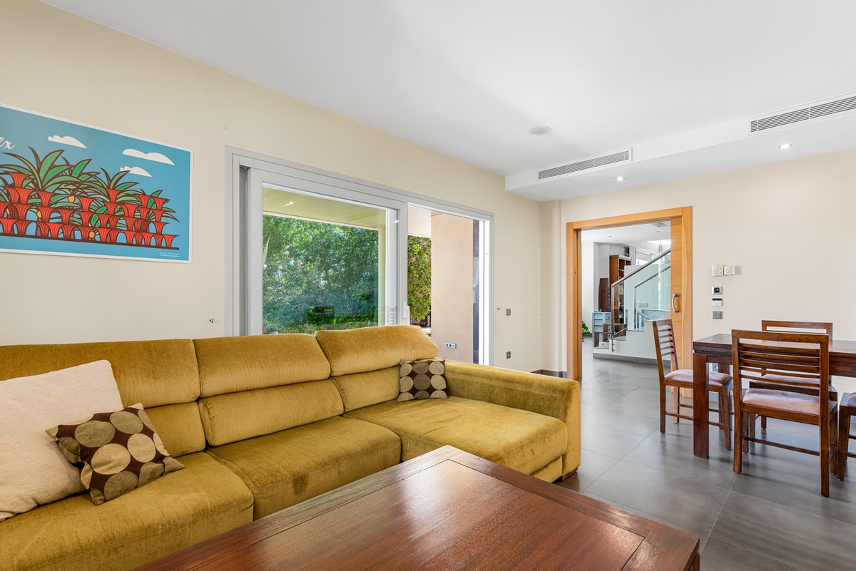 5 Bed Townhouse for sale in Elche Costa Blanca, Alicante, Spain