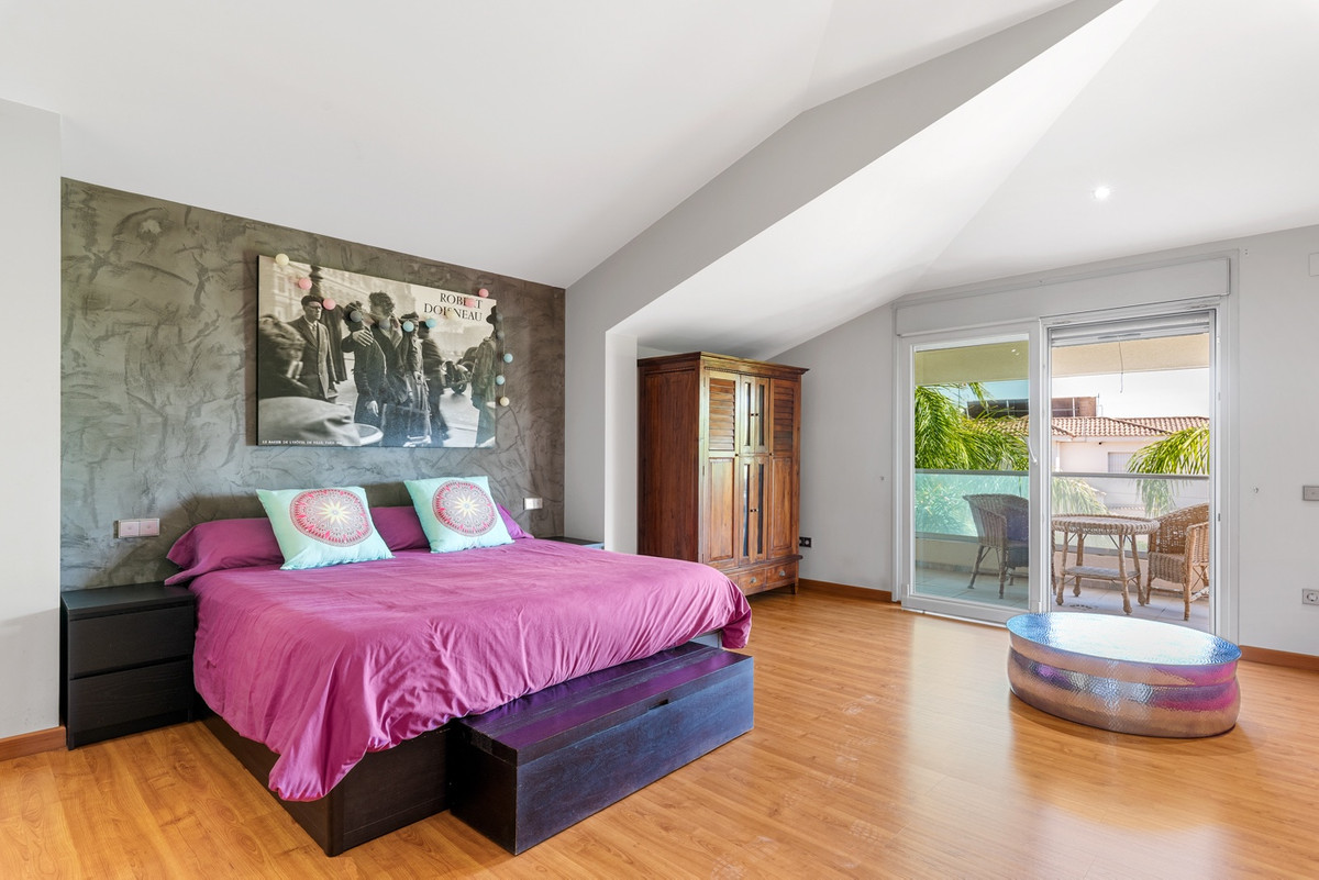 5 Bed Townhouse for sale in Elche Costa Blanca, Alicante, Spain