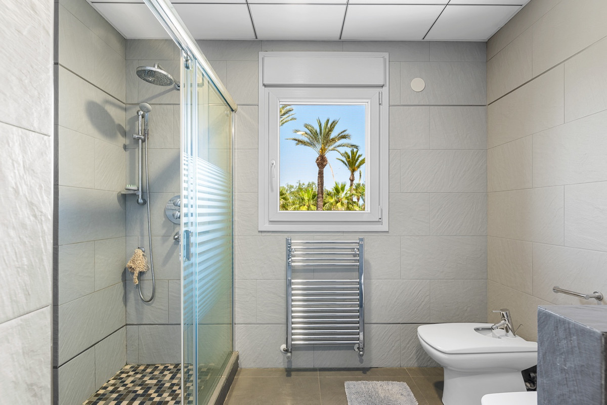 5 Bed Townhouse for sale in Elche Costa Blanca, Alicante, Spain
