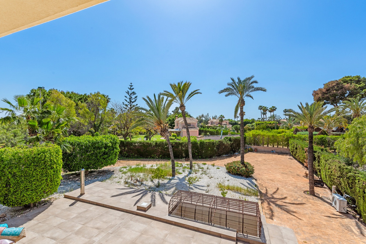 5 Bed Townhouse for sale in Elche Costa Blanca, Alicante, Spain