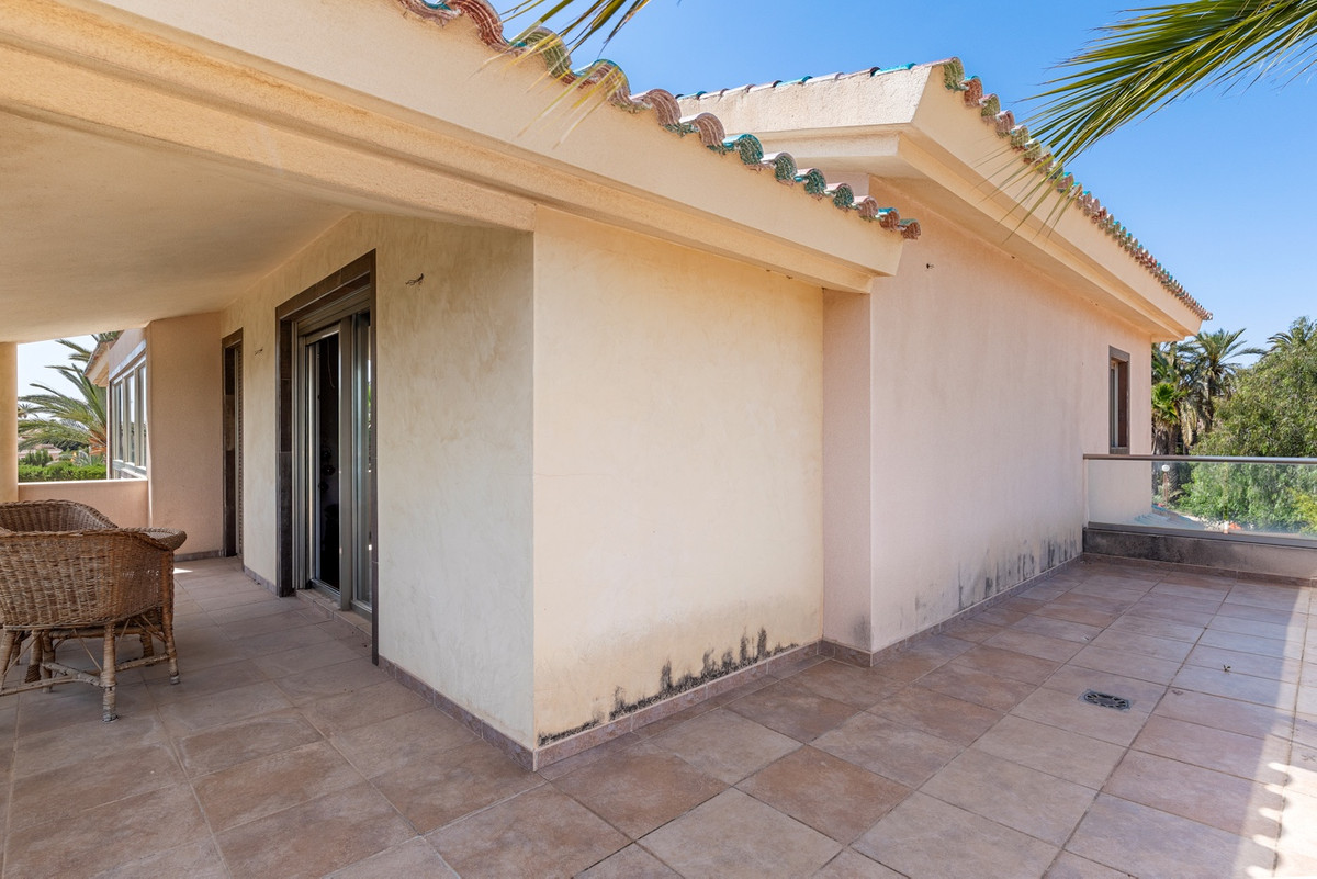 5 Bed Townhouse for sale in Elche Costa Blanca, Alicante, Spain
