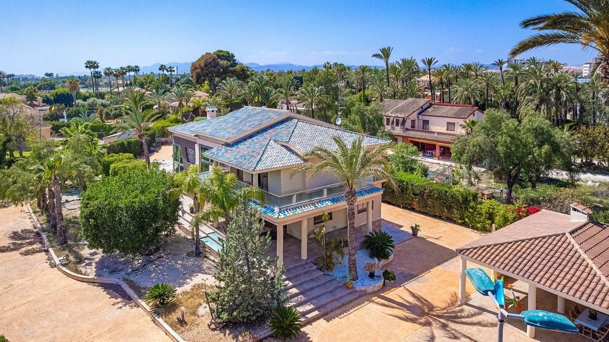5 Bed Townhouse for sale in Elche Costa Blanca, Alicante, Spain