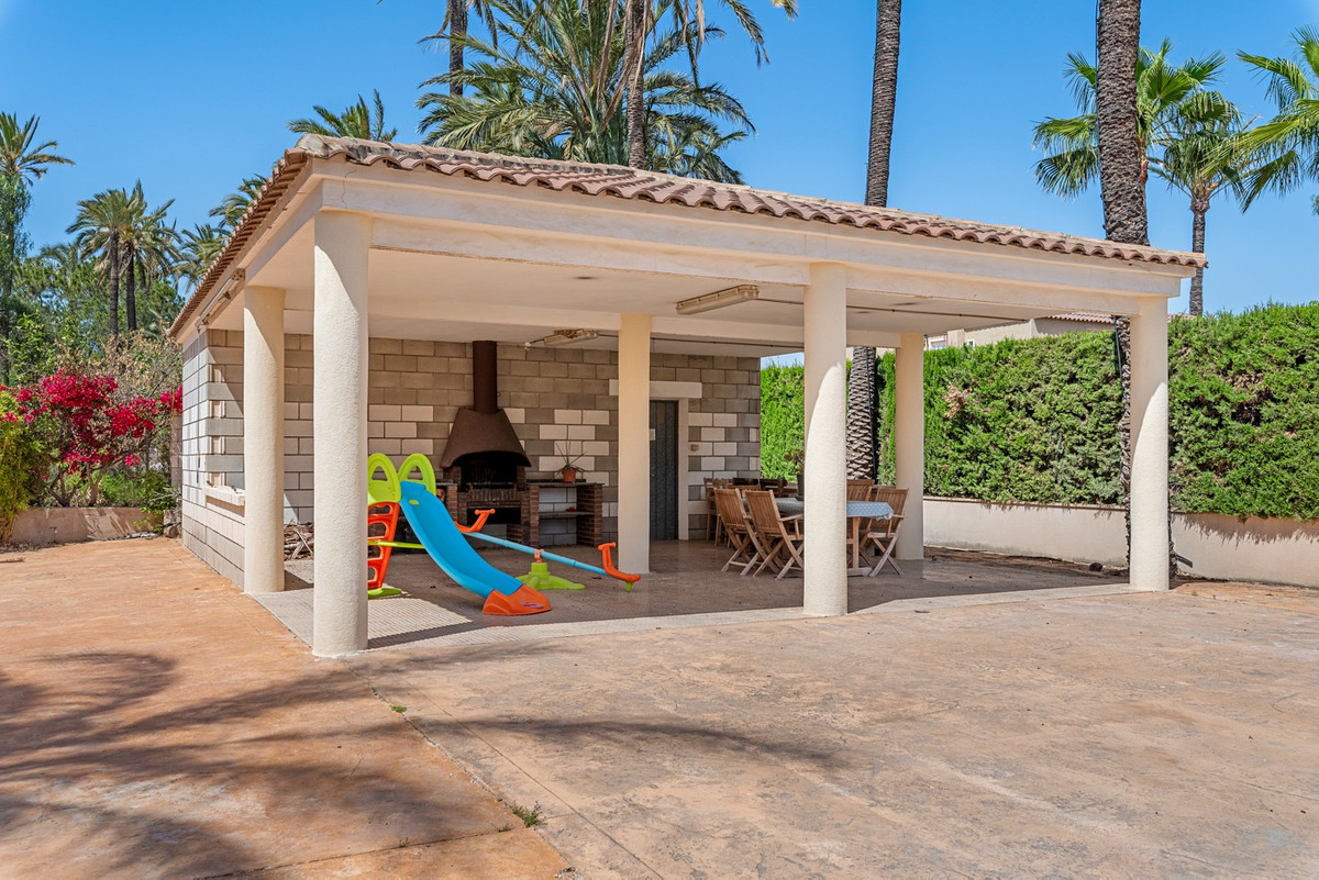 5 Bed Townhouse for sale in Elche Costa Blanca, Alicante, Spain