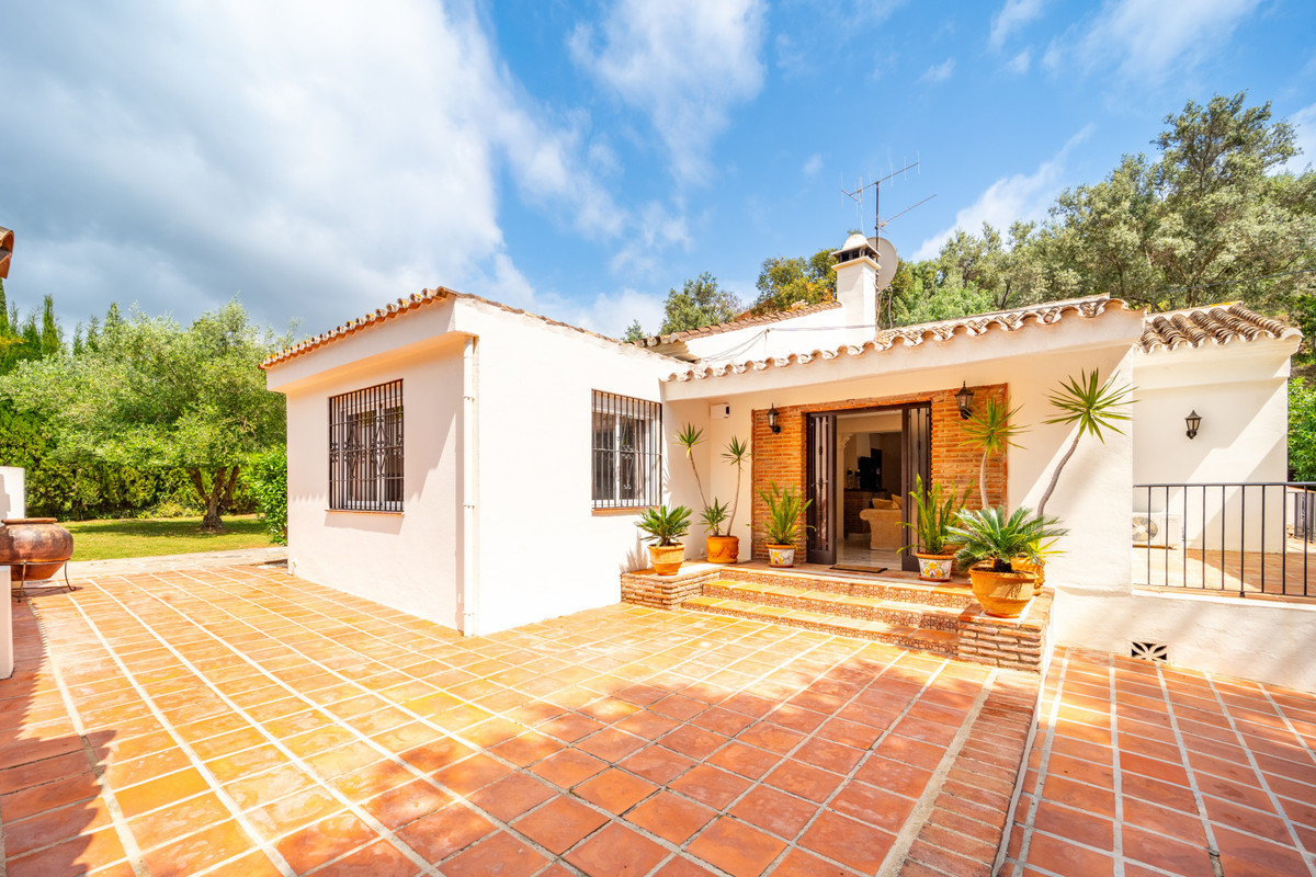 4 Bed Townhouse for sale in El Rosario Costa Del Sol, Málaga, Spain