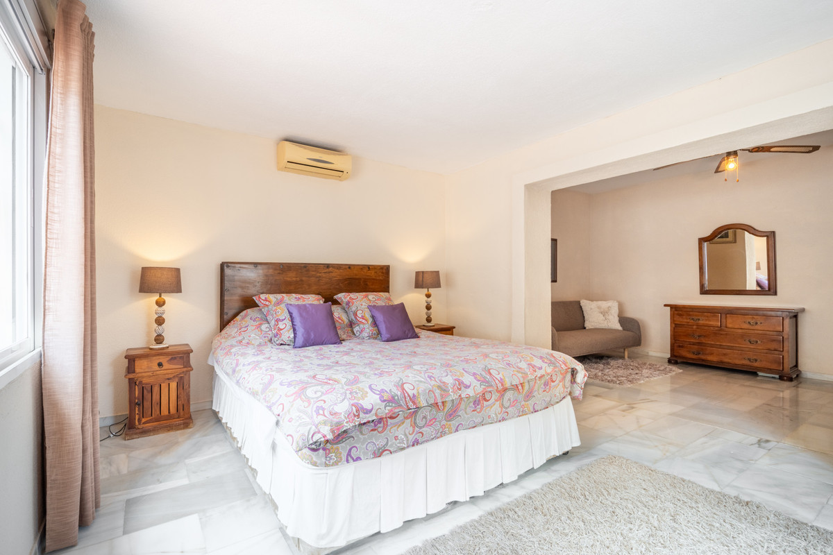 4 Bed Townhouse for sale in El Rosario Costa Del Sol, Málaga, Spain