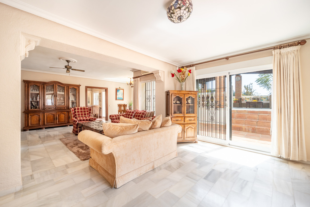 4 Bed Townhouse for sale in El Rosario Costa Del Sol, Málaga, Spain