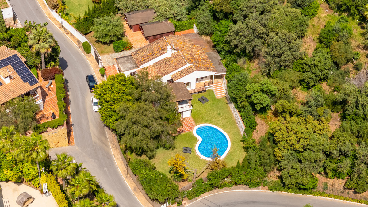 4 Bed Townhouse for sale in El Rosario Costa Del Sol, Málaga, Spain