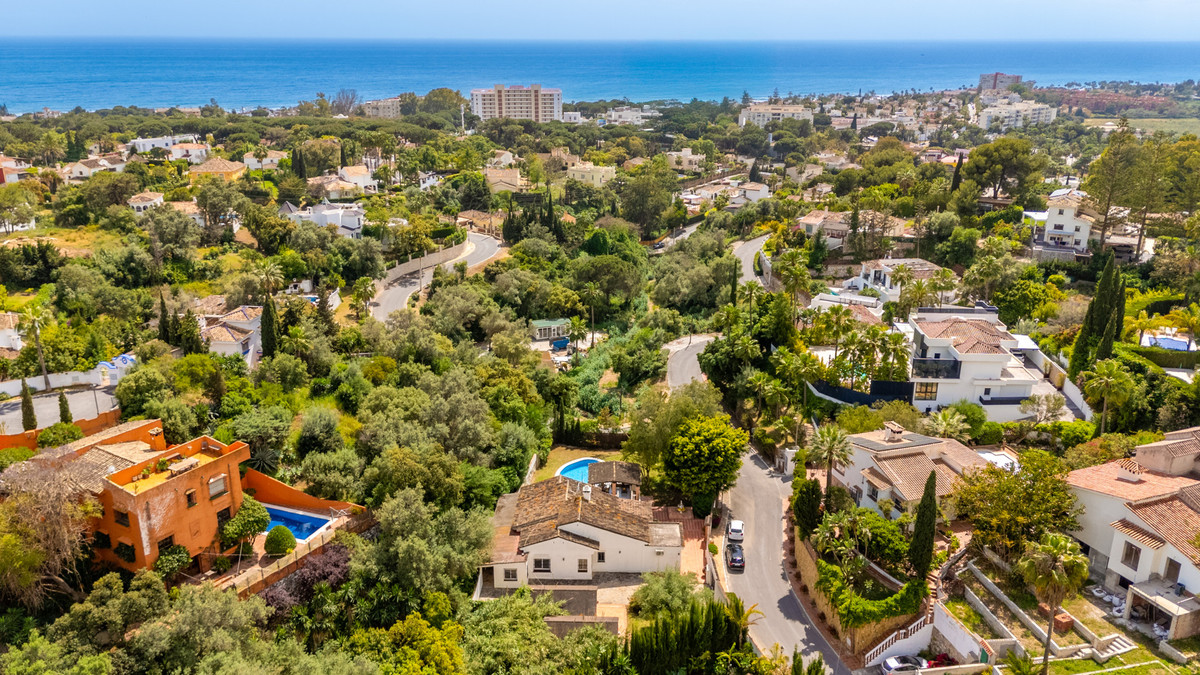 4 Bed Townhouse for sale in El Rosario Costa Del Sol, Málaga, Spain