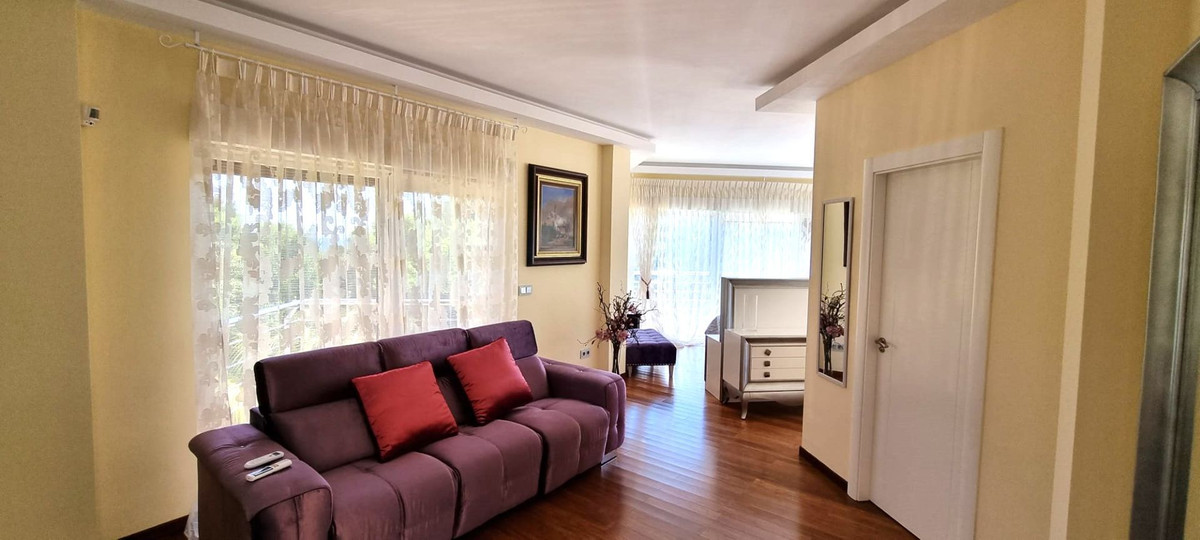 7 Bed Townhouse for sale in Altea Costa Blanca, Alicante, Spain